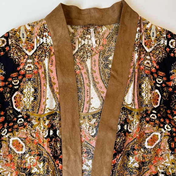 Free People All Yours Faux Suede Trim Kimono Boho Bell Sleeve Paisley Jacket Top - Picture 5 of 10